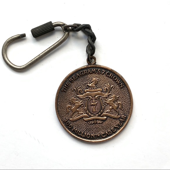 Vintage SEAGRAMS Keychain Advertising Lot - Picture 4 of 5